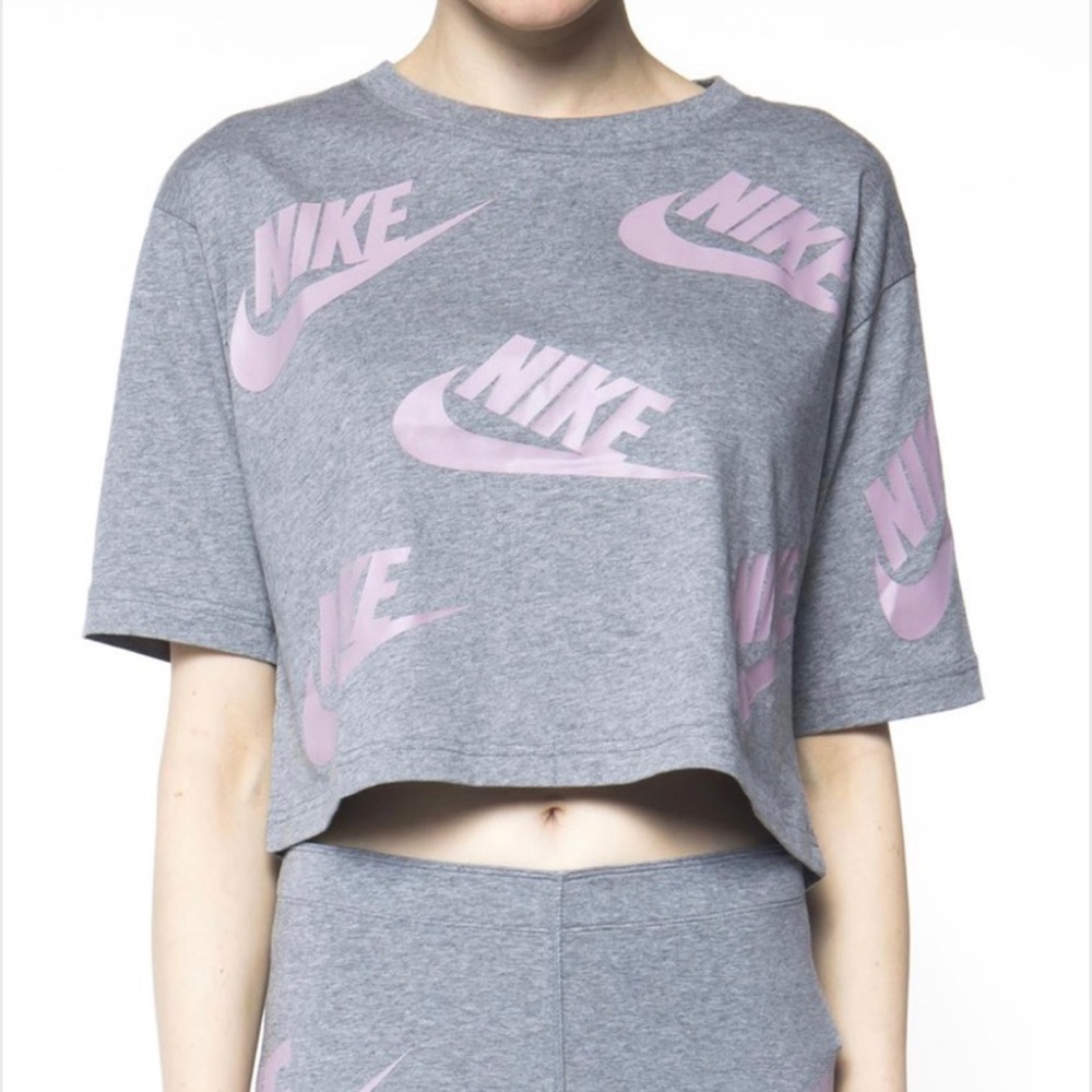 Nike cropped oversize top